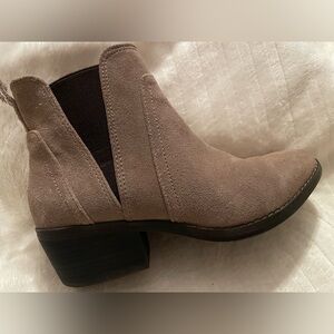 White Mountain Taupe Suede Chelsea Ankle Boots
